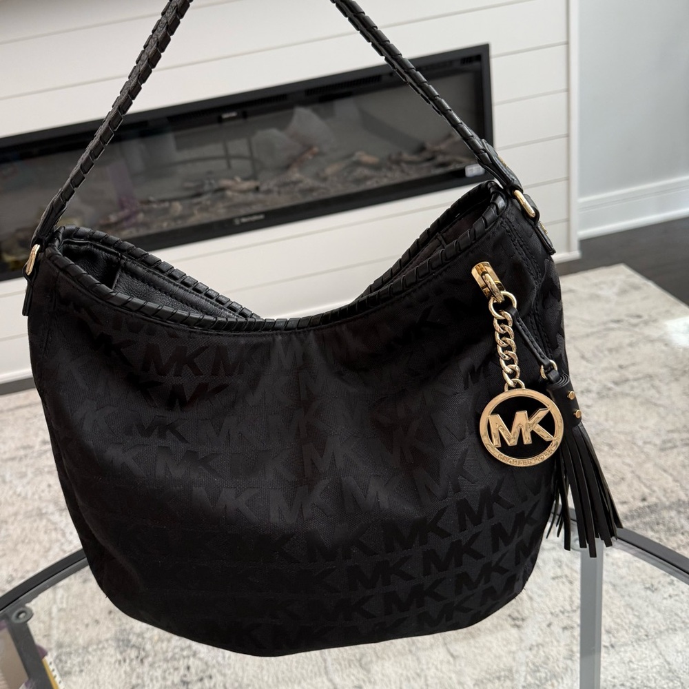 Michael Kors Black Signature MK Bennet Hobo with Gold Charm